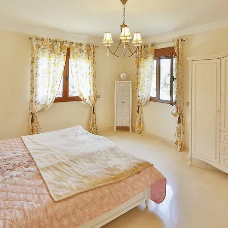 Villa Marbella Villa *