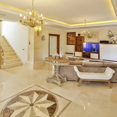 Villa Marbella Villa *